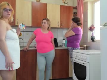 female cam couple juliana35 image #3777614