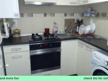 female cam couple maya_and_guests image #1323861