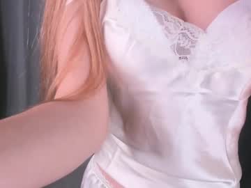 female cam girl large_ocean image #4049101