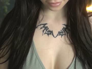 female cam girl ella_knockers_xl image #2022076