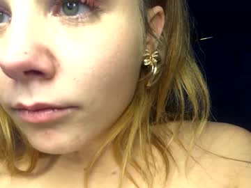 tinytightpuddles69  female  webcam