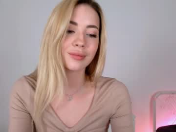 female cam girl emmi_rosee image #1433634