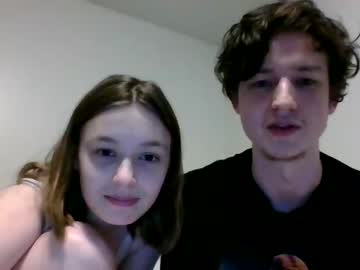 female cam couple leojamie image #503592
