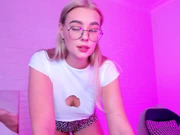female cam girl 8a8y_nura image #1352114
