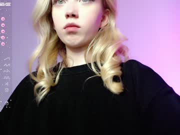 female cam girl small_blondee image #3809846