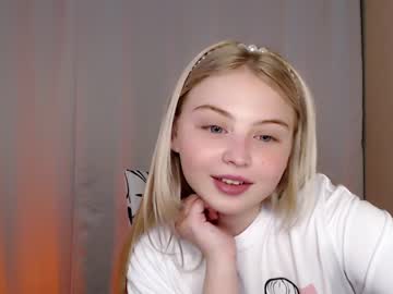 female cam girl shy_blondiee image #3666152