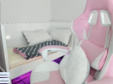 female cam girl pavlovacoluccii_ image #2038352