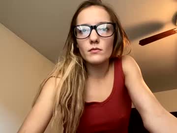 sarahtucker23  female  webcam