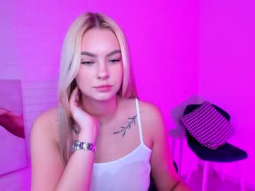 female cam girl 8a8y_nura image #1001500