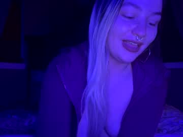 madamenatural  female  webcam
