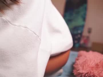 female cam girl seranasenpai image #524967