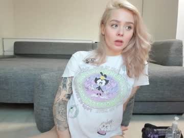 female cam girl honey_sunshine image #2116827