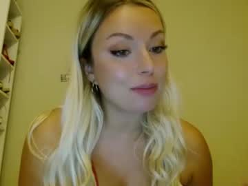 brunettebaby53x  female  webcam