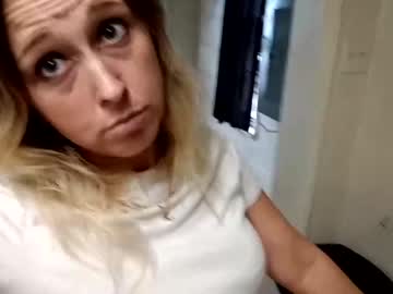 nickiewells23  female  webcam