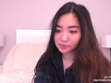female cam girl clara_chan image #640623