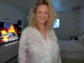 female cam girl kiradivine image #774624