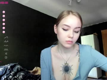 ur_sweet_lily  female  webcam