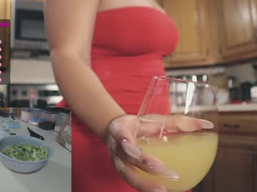 female cam girl milavalentinax image #1522812