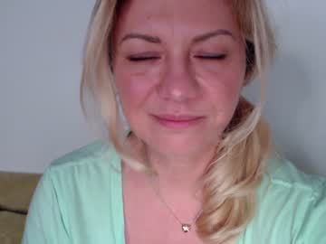 female cam girl kiradivine image #2081926