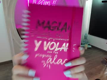 female cam girl ashlyeroberts1 image #1082648