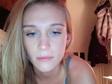 female cam girl daddyslittleangels_ image #1494610