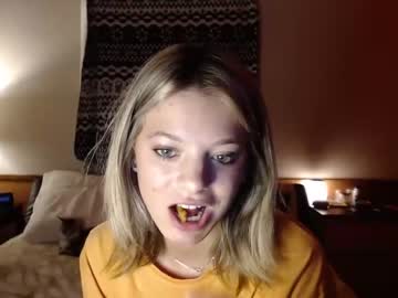 female cam girl lily_marieee image #3732806