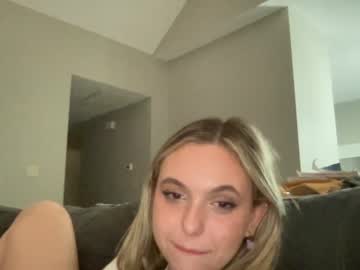 female cam girl loveylola image #2257461