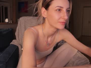 female cam girl alicedotg image #1277570