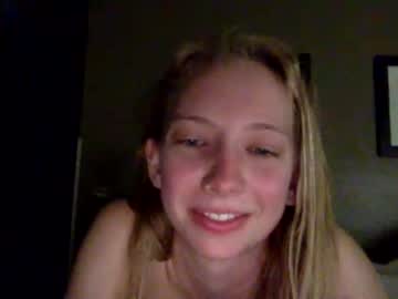 female cam girl snowbunny1019 image #3354992