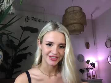 female cam girl stellababy111 image #2851539