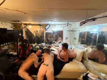 female cam couple wildryde69 image #4029020