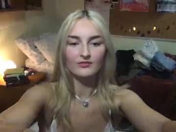 female cam girl emishearts image #2736582