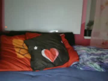 linda87411  female  webcam
