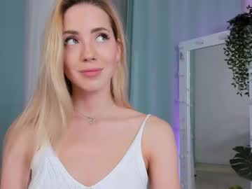 female cam girl emmi_rosee image #1304860