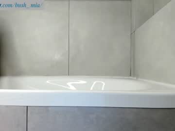 female cam girl bush_mia image #3042285