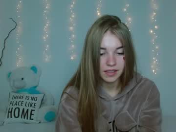 female cam girl little__cherrry image #2479303