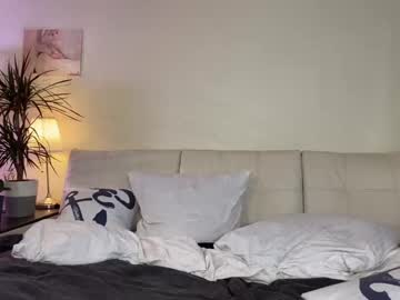 female cam couple l_0l image #376193