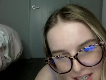 female cam girl cherrymidnightrose image #1581466