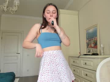 female cam girl eleonora_linn image #2251640