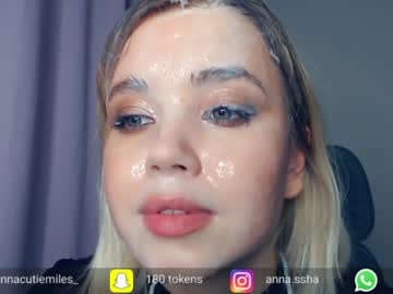 annacutiemiles_  female  webcam