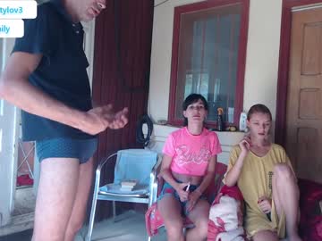 female cam couple danamily image #2530227