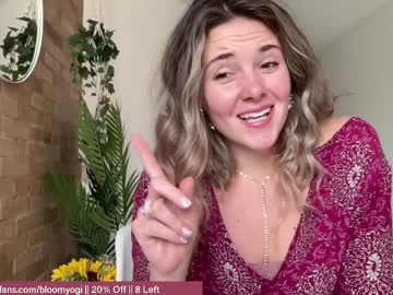 female cam girl bloomyogi image #3280297