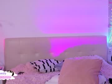 female cam girl holliwould_ image #3502036