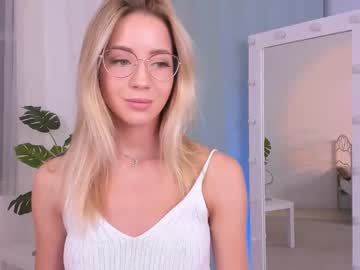 female cam girl emmi_rosee image #491231