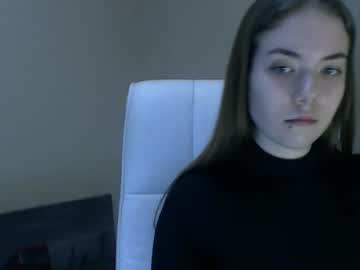 female cam girl zoey_deuttch image #3677401