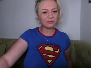 female cam girl kiradivine image #3494309