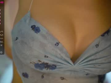female cam girl cielo69_ image #1464239