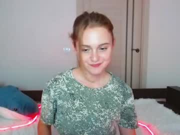 female cam girl shy_mirabel image #2195586