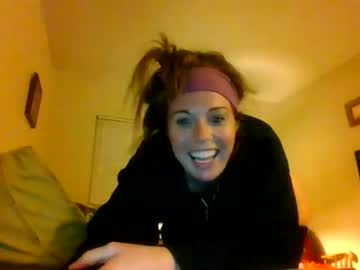 female cam couple halfwayhousehores image #3953621