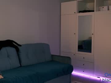female cam girl _blackbee_ image #1845547